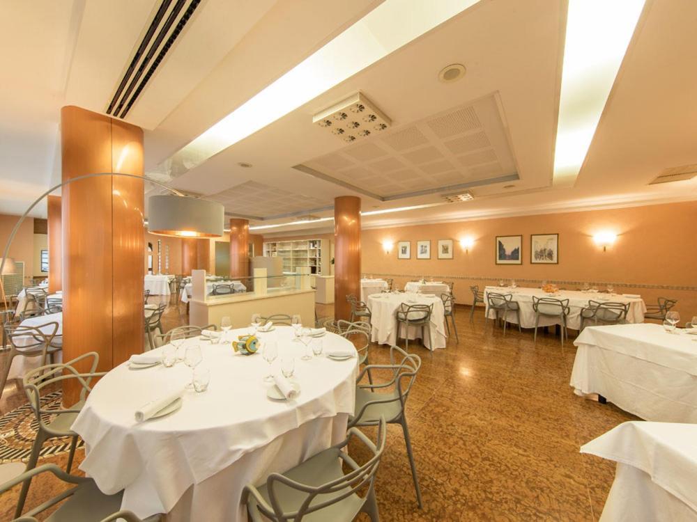 Ristorante Hotel Lucia - 100 Mt Dal Mare Джулианова Экстерьер фото